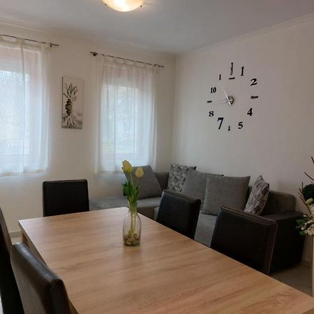Apartmancentrum Gyula Bagian luar foto