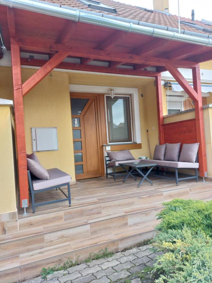 Apartmancentrum Gyula Bagian luar foto